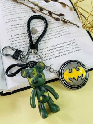 Брелок Bearbrick Бетмен Камуфляжный (Хаки) Тройной