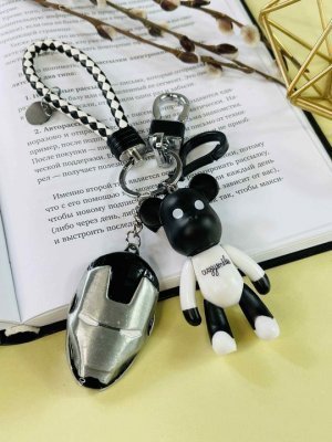 Брелок Bearbrick Crazy smiles Железный человек (Черно-белый) Тройной
