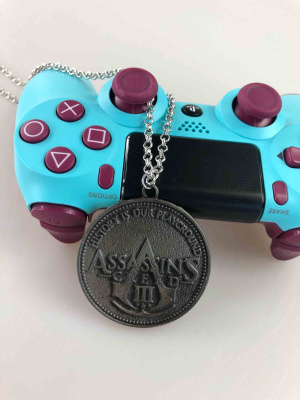 Кулон Assassin’s Creed III — медальйон геймера