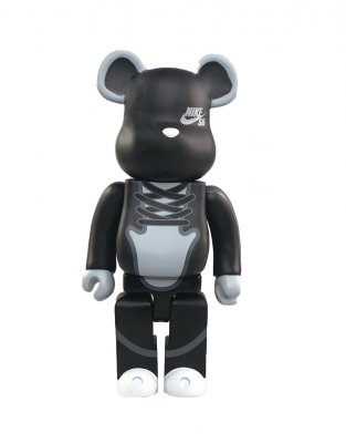 Bearbrick Nike Sb Black фигурка (черный с белым) 400％ (28 См)
