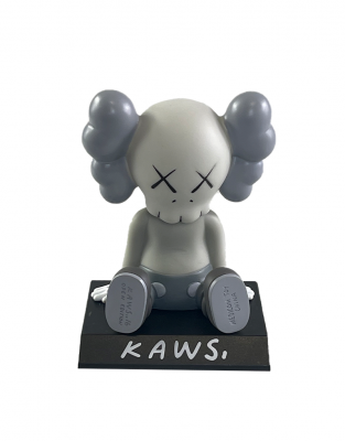 KAWS COMPANION Grey (Cars Series) виниловая фигурка-башкотряс - 13см KAWS COMPANION Grey (Cars Series) виниловая фигурка-башкотряс - 13см
