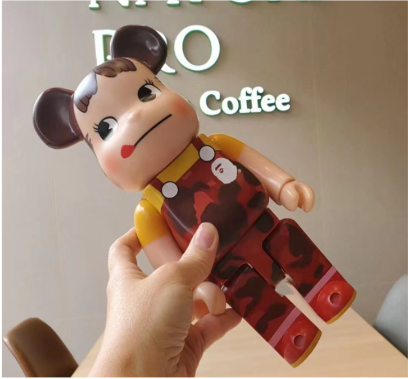 Bearbrick Bape x Peko-Chan червоний 400% (28cm) 