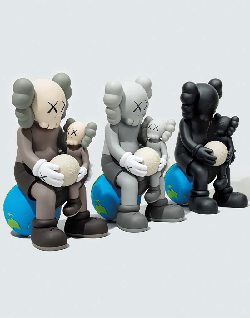 KAWS Holiday Thailand 2.jpg