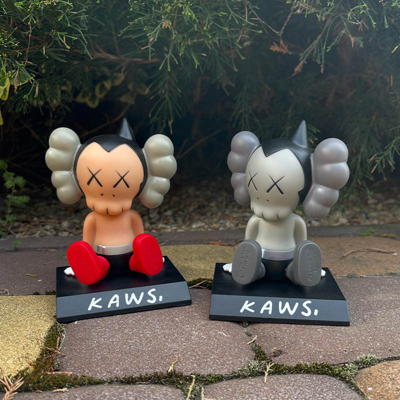 фігурки на торпеду kaws.jpg