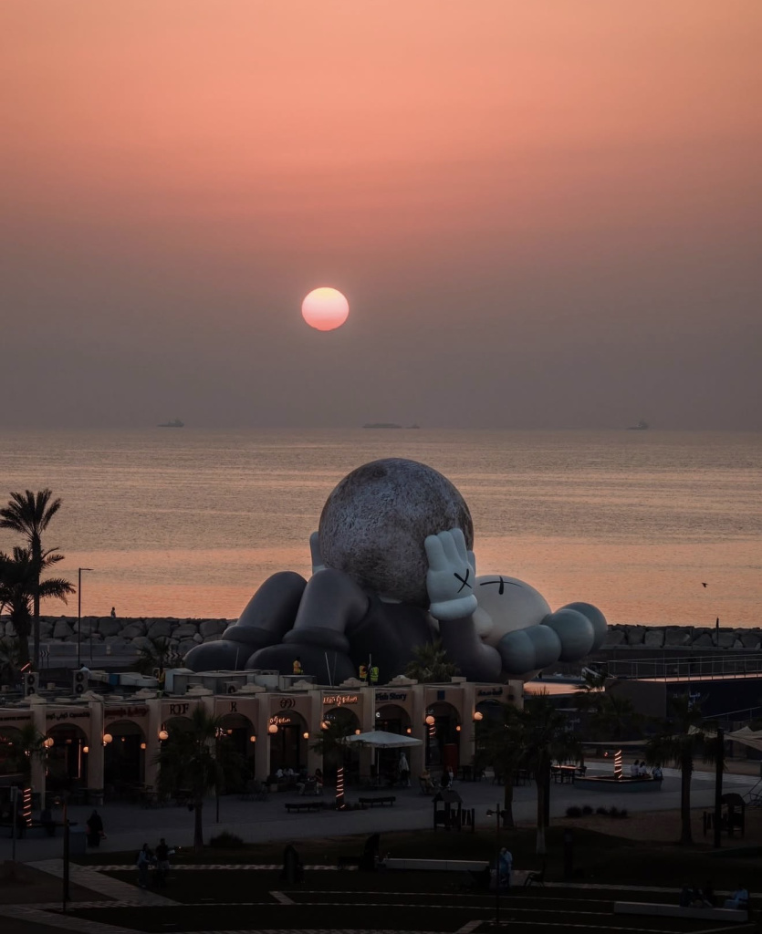 KAWS:HOLIDAY Abu Dhabi 