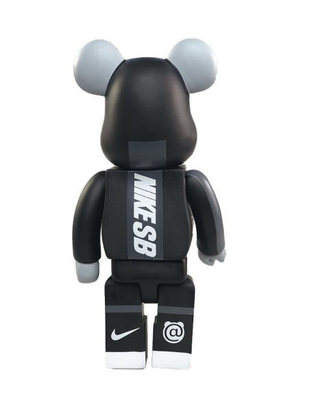 Bearbrick Nike Sb Black фигурка (черный с белым) 400％ (28 См)