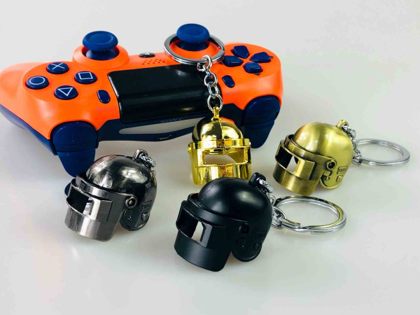 Брелок PUBG – золотий шолом Level 3