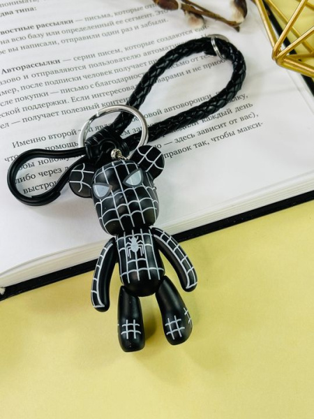 Брелок Bearbrick с ремешком Человек Паук (Черный)