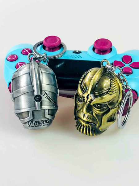 Металевий брелок Танос (Thanos) — Avengers: Infinity War