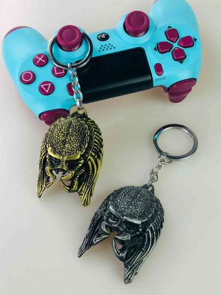 Брелок Predator (Хижак) металевий