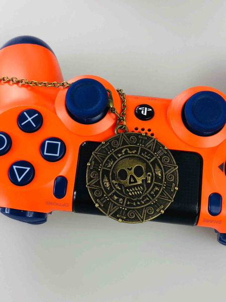 Піратський кулон-медальйон з черепом — вінтажний піратський амулет