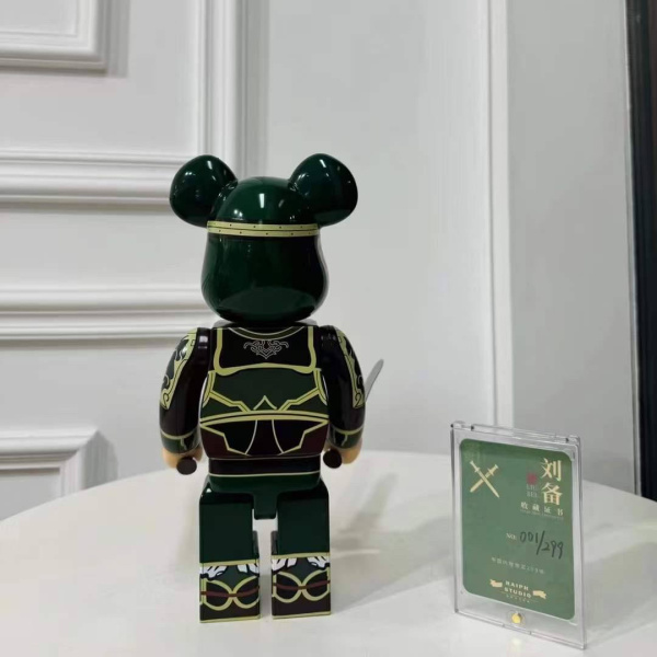 Bearbrick Liu Bei (Фігурка Луі Бех) Зелений 400% (28 см)