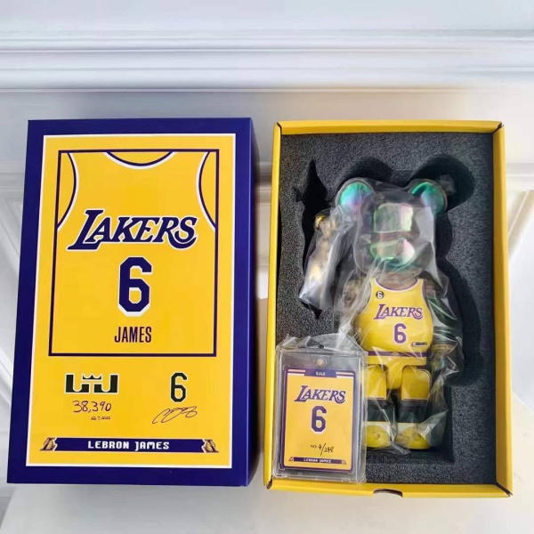 Bearbrick NBA Lebron James 6 (Los Angeles Lakers) 400% (28 см)