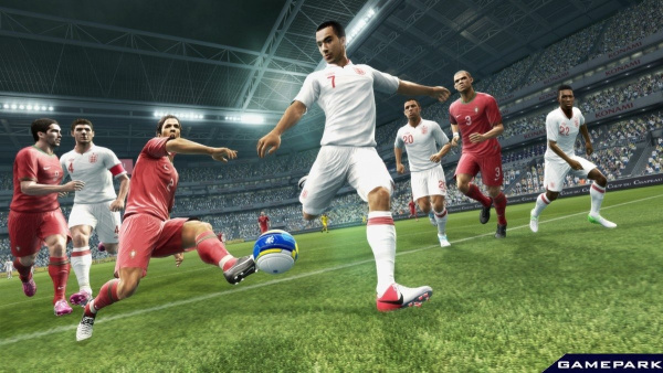 Pro Evolution Soccer 2013  (Xbox 360)