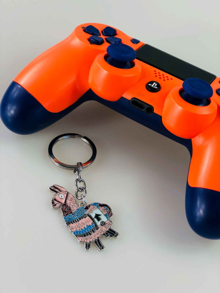 Брелок Fortnite Лама (металевий)