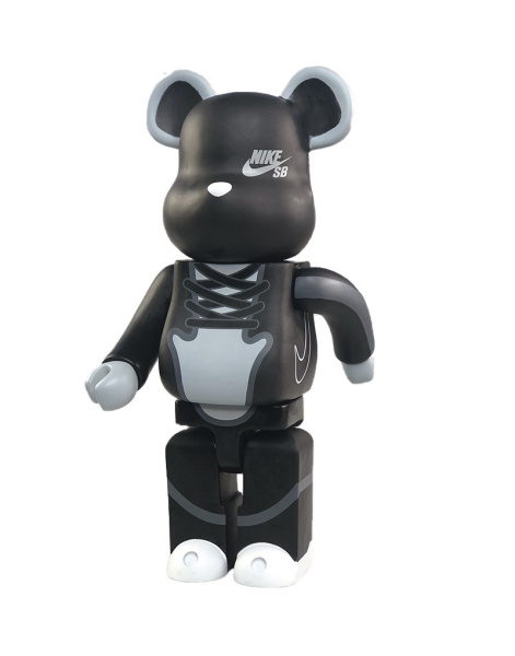 Bearbrick Nike Sb Black фигурка (черный с белым) 400％ (28 См)