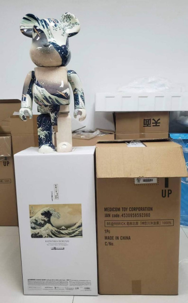 Bearbrick Фігурка Katsushika Hokusai (Kanagawa Okinami Ura) "Велика хвиля в Канагаві" 1000% (70см)