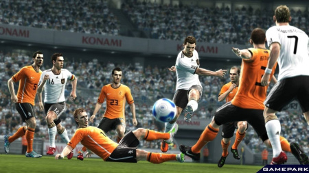 Pro Evolution Soccer 2012   (Xbox 360)