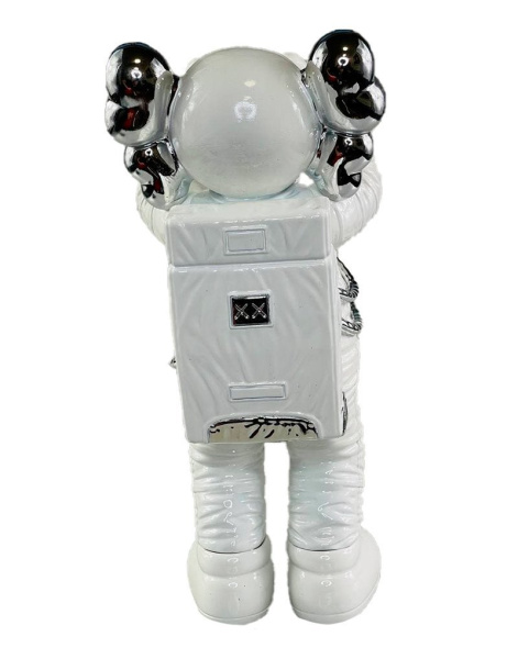 Kaws Holiday Space фигурка космонавта белая с серебром 30 см Kaws Holiday Space фигурка космонавта белая с серебром 30 см