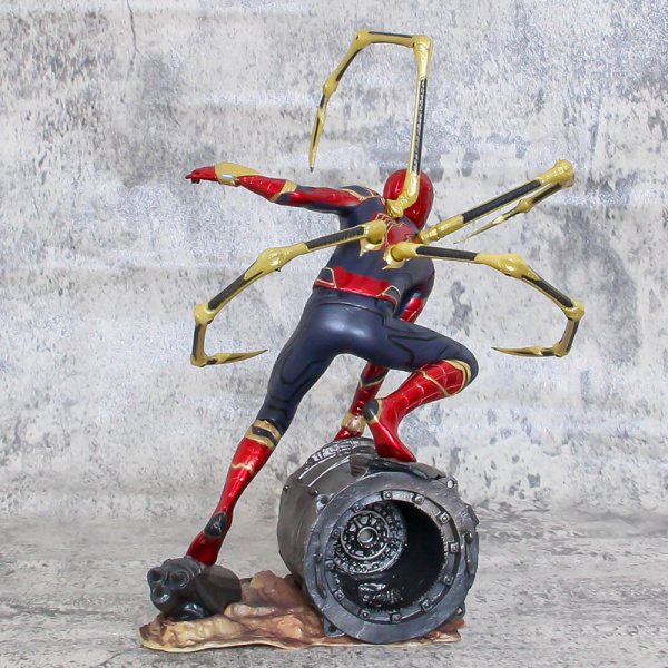 Фігурка людина павук на двигуні від літака spiderman (22см)