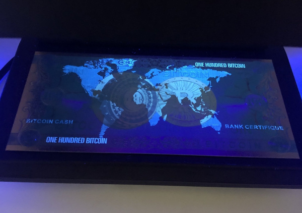 Позолочена сувенірна банкнота 100 Bitcoin 155*76mm