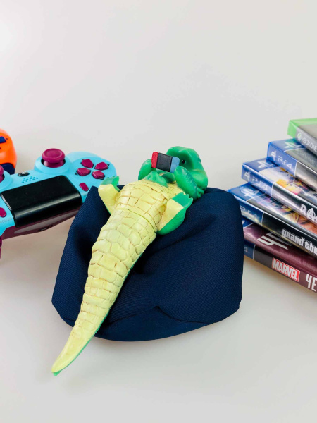 Фігурка Крокодила з приставкою на подушці (10см)