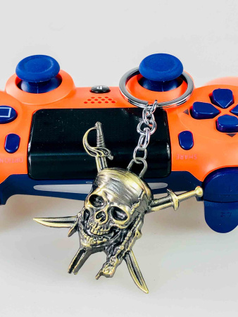Брелок «Піратський череп з кинджалами» — металевий ігровий брелок для ключів та рюкзака