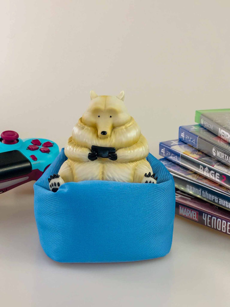 Фігурка Ведмедя з телефоном на подушці (10см)