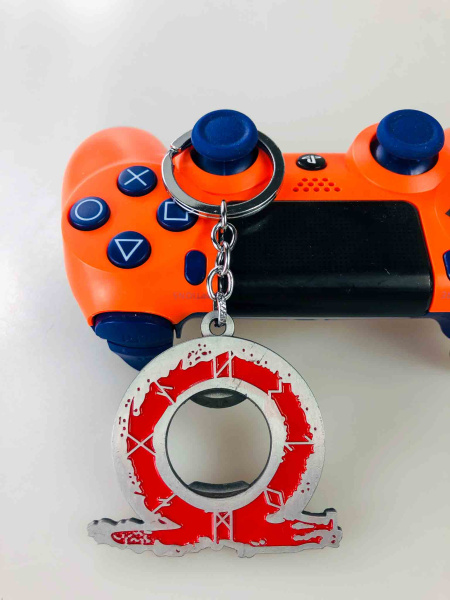 Брелок God of War (символ Омега), металевий — колір на вибір