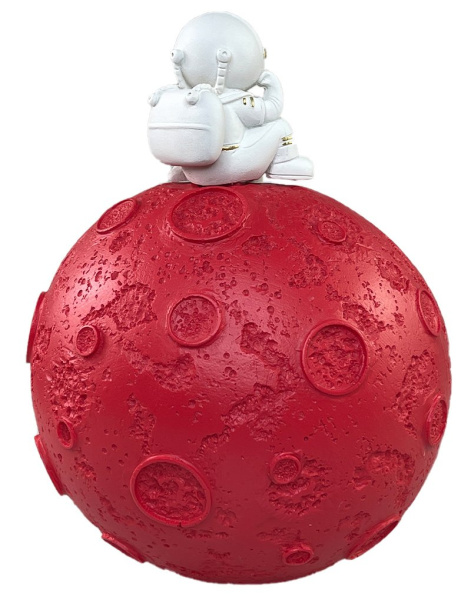 Фигурка-органайзер космонавт на планете красная 27х20 см