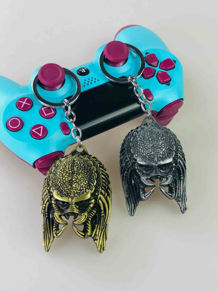 Брелок Predator (Хижак) металевий