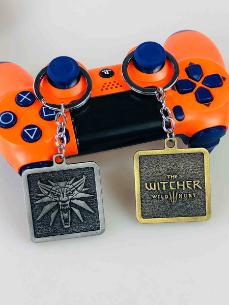 Iгровий брелок The Witcher (Відьмак) — Медальйон Школи Вовка, металевий