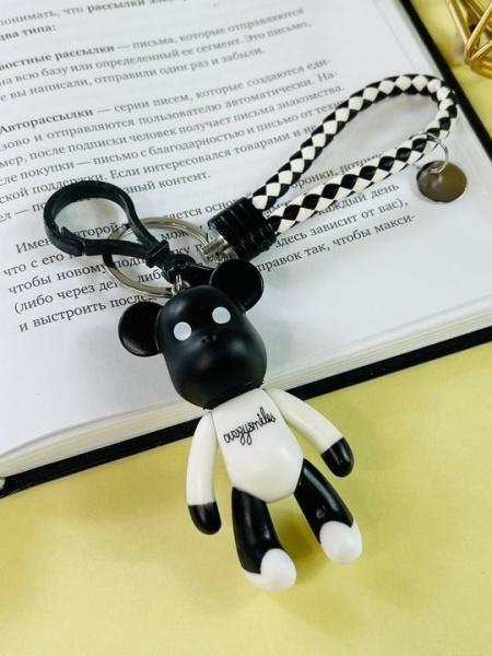 Брелок Bearbrick с ремешком Crazy smiles (Черно-белый)