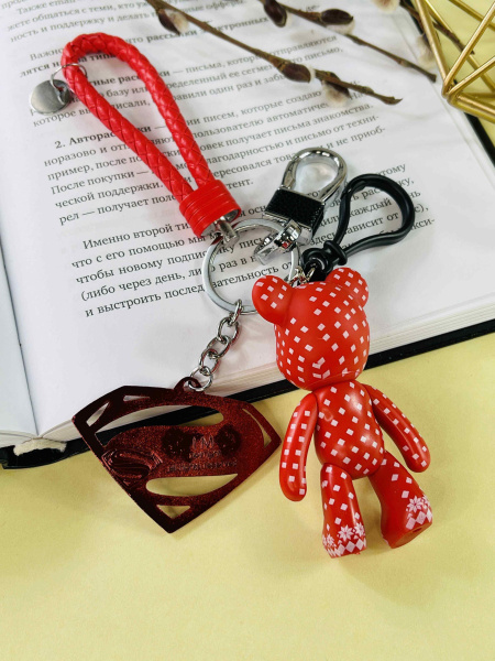 Брелок Bearbrick Ромбики Супермен (Красный) Тройной