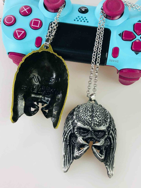 Кулон Predator — амулет геймера (золото / срібло)