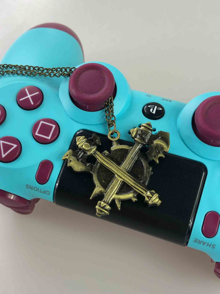 Амулет для геймерів з перехрещеними мечами — металевий кулон для геймінгу на ланцюжку