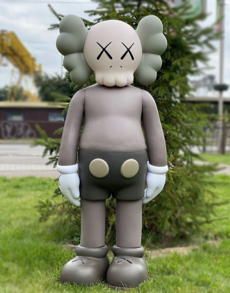 Фігурка Kaws Companion Open Edition Brown - 130 см Фігурка Kaws Companion Open Edition Brown - 130 см