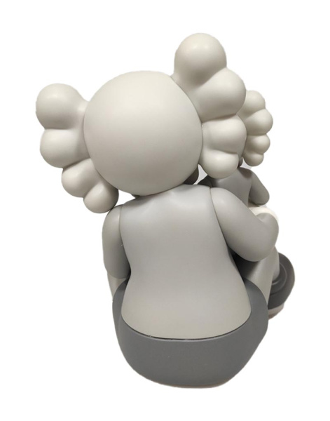 KAWS Holiday Mountain Changbai Вінілова фігурка Сіра (22см) KAWS Holiday Mountain Changbai Вінілова фігурка Сіра (22см)