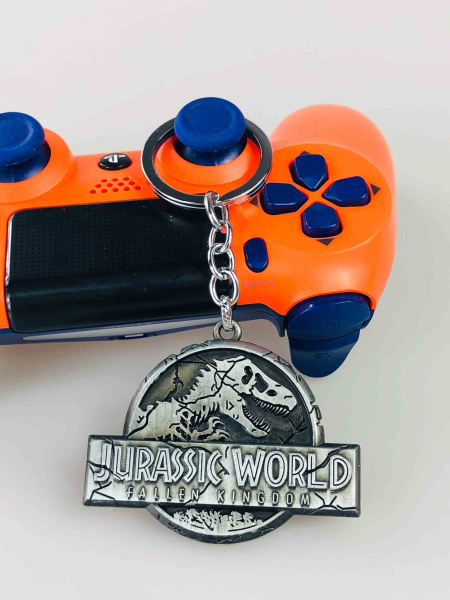 Брелок Jurassic World: Fallen Kingdom — логотип з динозавром, колір на вибір