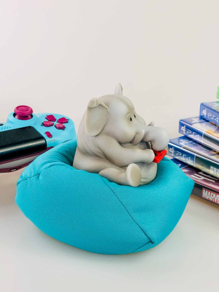 Фігурка Слона з джойстиком на подушці (10см)