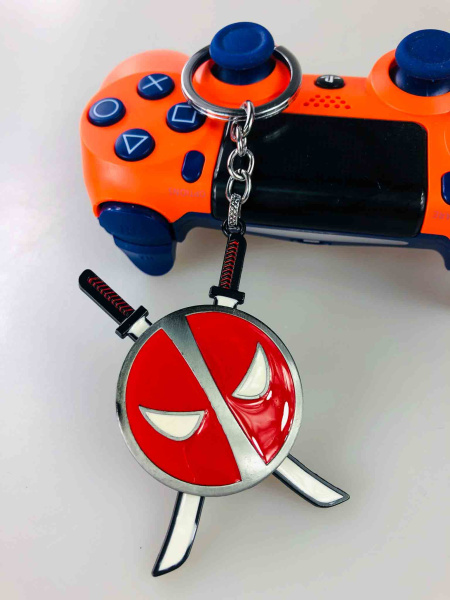 Брелок Deadpool (Marvel), колір на вибір