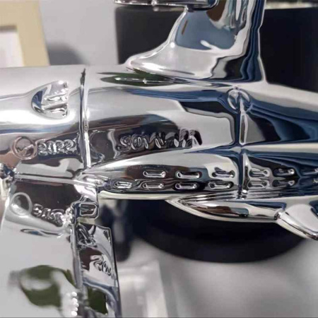 Sorayama Shark - Hajime Sorayama (Хаджиме Сораяма - Акула) Золото