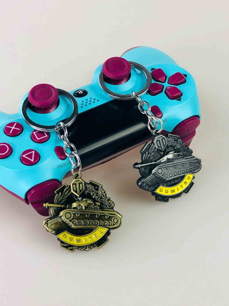 Металевий брелок World of Tanks з танком Dumitru