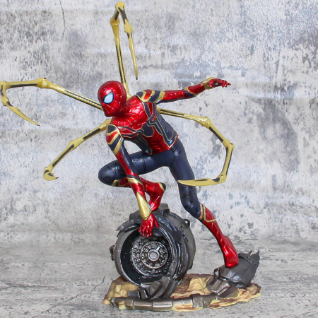 Фігурка людина павук на двигуні від літака spiderman (22см) Фігурка людина павук на двигуні від літака spiderman (22см)
