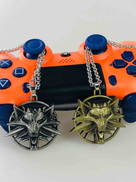 Кулон The Witcher – Медальйон Вовка (сріблястий / бронзовий)