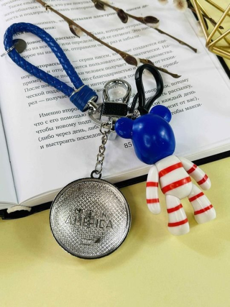 Брелок Bearbrick Капитан Америка Тройной