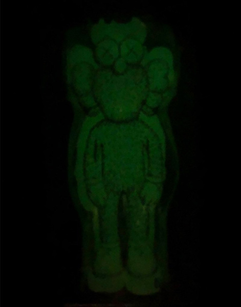Kaws Bff Open Edition Виниловая Фигурка (Фосфорный) 35 см Kaws Bff Open Edition Виниловая Фигурка (Фосфорный) 35 см