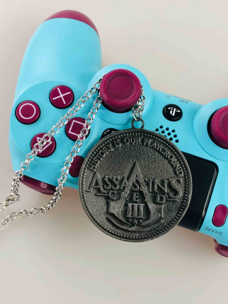 Кулон Assassin’s Creed III — медальйон геймера