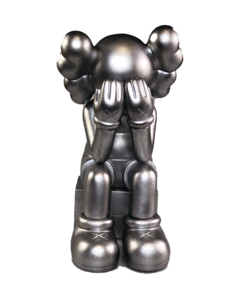 Kaws Companion Passing Through Фигурка (серебряный) 28 см Kaws Companion Passing Through Фигурка (серебряный) 28 см