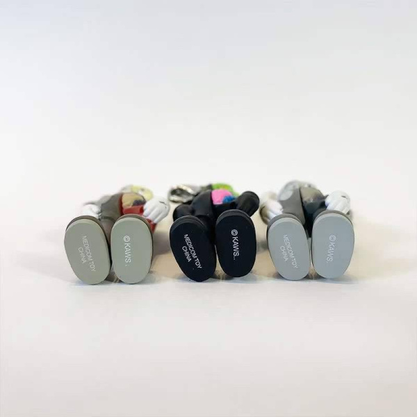 Брелок KAWS Dissected Companion Брелок KAWS Dissected Companion